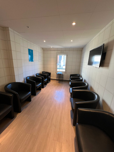 Salle d'attente de l'office notarial de Trouville-sur-Mer Salle d'attente de l'office notarial de Trouville-sur-Mer